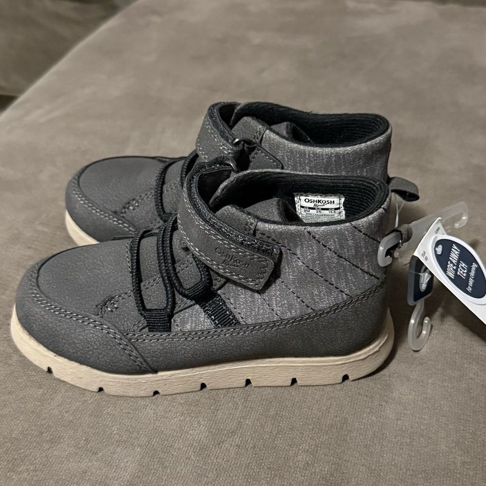 NWT- OshKosh B'gosh Gray Kids Sneakers- Size 9